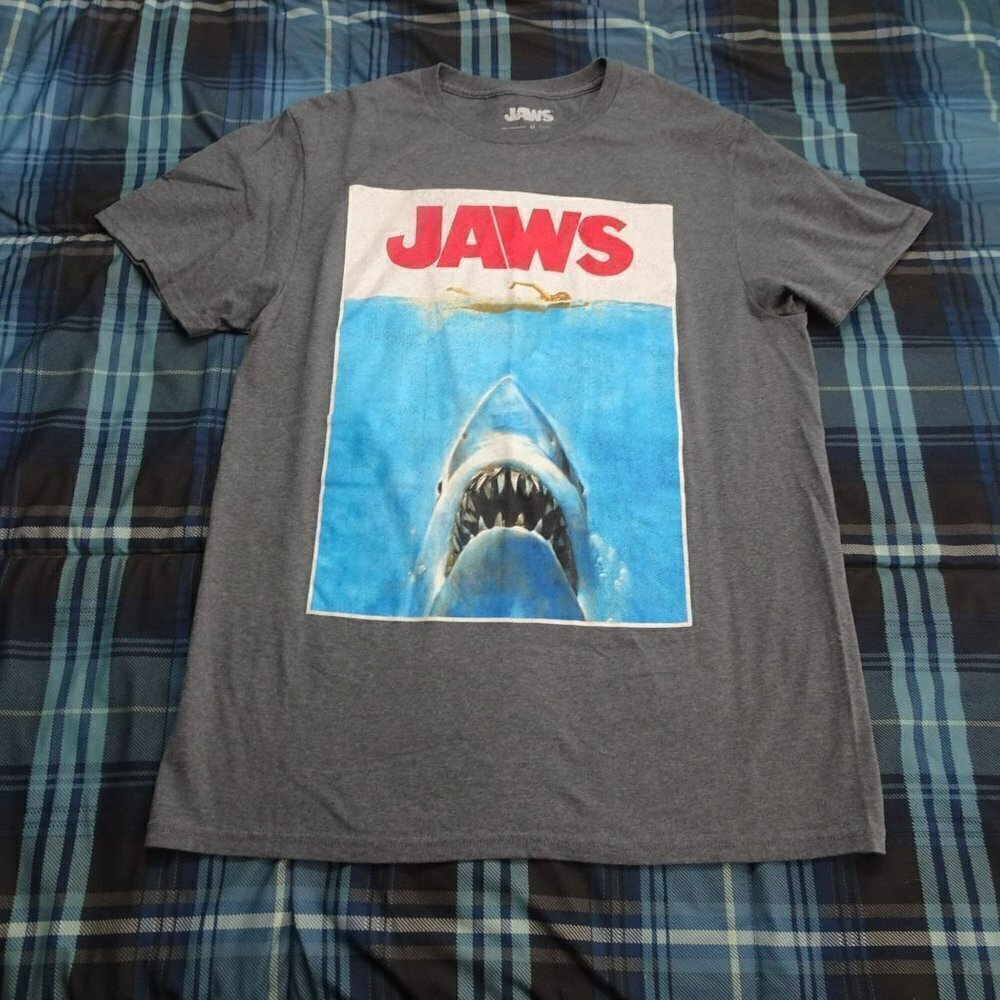 Iconic Classic Jaws Gray T-Shirt Size Medium